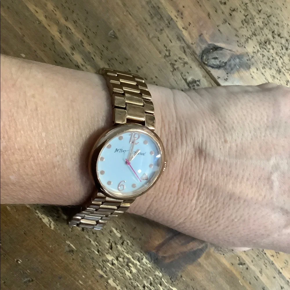 BETSEY‎ JOHNSON ROSE GOLDTONE WATCH